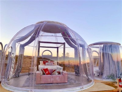 Uma barraca de plástico com bolhas pode ser usada em uma área montanhosa?